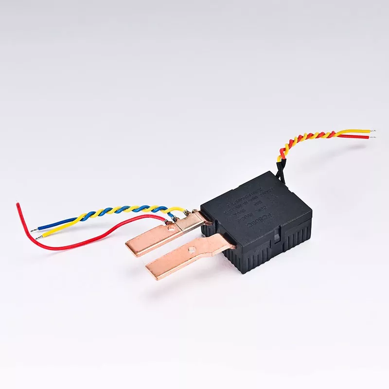 100A Single-Phase 4P ရထားလမ်းအမျိုးအစား Latching Relay